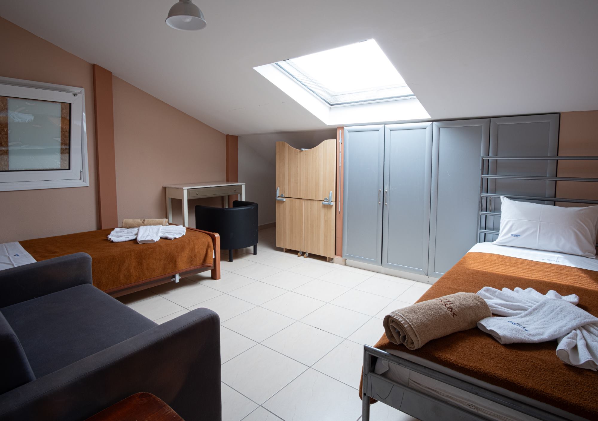 Tiara Holidays - Hotel Dionysos - three-bedroom apartment - bedroom 2